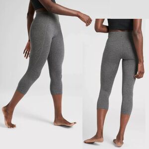 Athleta Salutation Stash High Rise Capri Legging Size Small Black Heather (Gray)